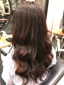 セミロング　パーマ　髪型　ヘアカタログ