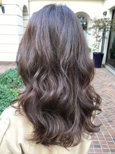 セミロング　パーマ　髪型　ヘアカタログ