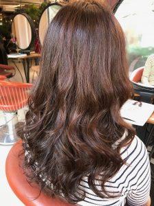 セミロング　パーマ　髪型　ヘアカタログ