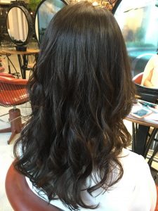 セミロング　パーマ　髪型　ヘアカタログ