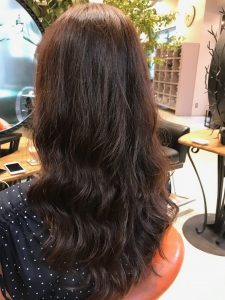 セミロング　パーマ　髪型　ヘアカタログ