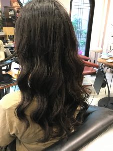 セミロング　パーマ　髪型　ヘアカタログ