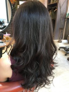 セミロング　パーマ　髪型　ヘアカタログ